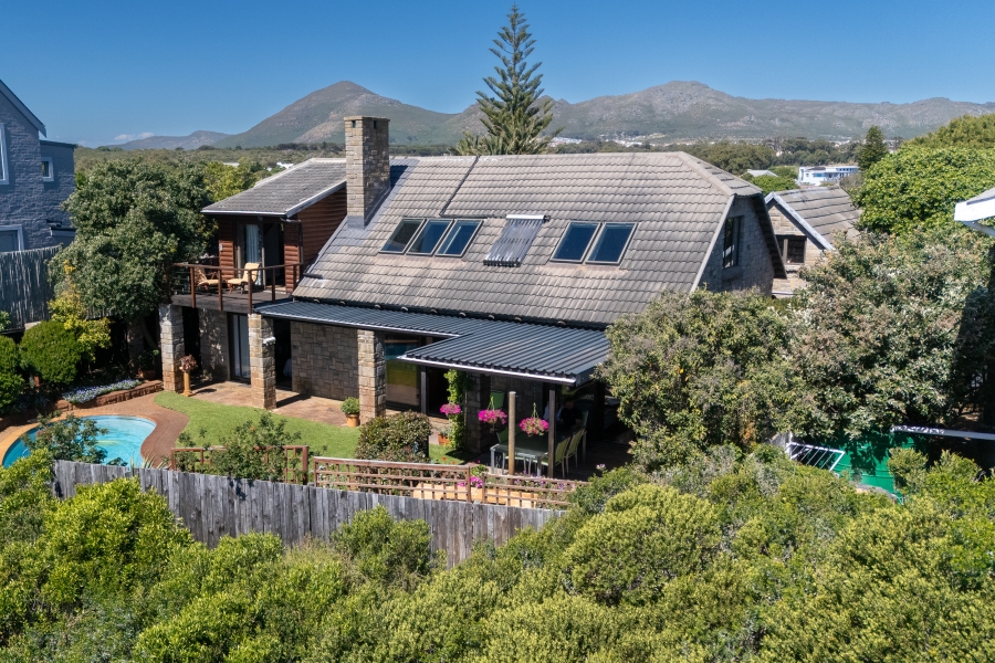 5 Bedroom Property for Sale in Kommetjie Western Cape
